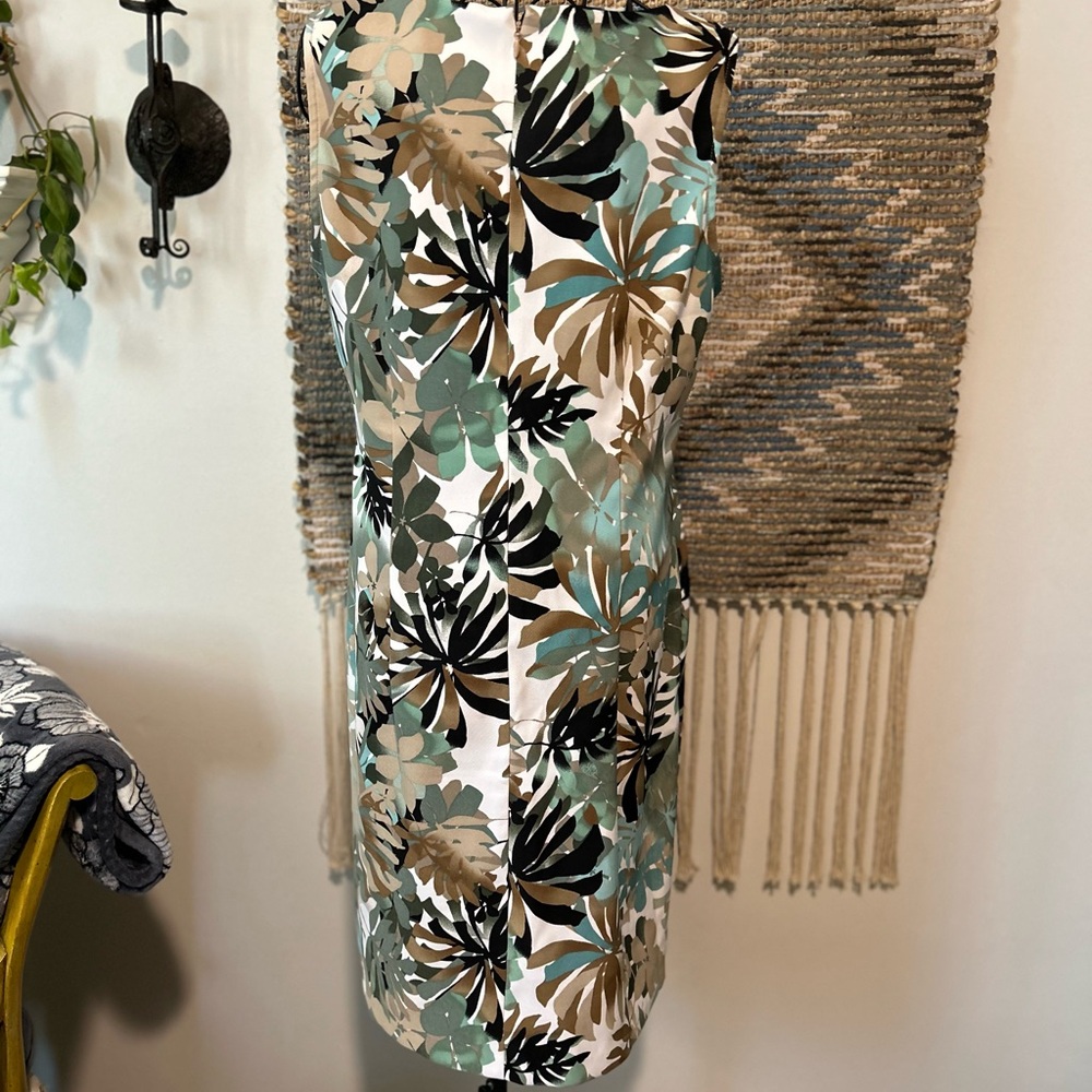 Connected Elegant Tropical Print Midi Dress - Picture 6 of 9